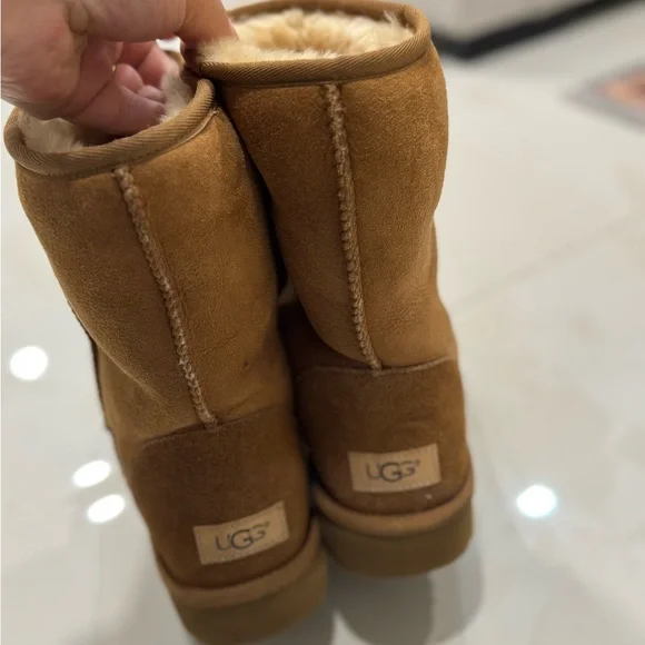 Cozy UGGs, real chestnut woman - Picture 2 of 6